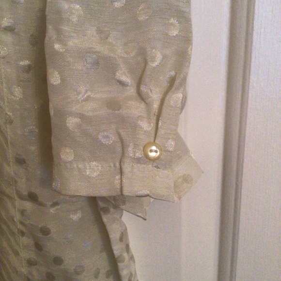 Vintage Button Top with Scalloped Collar - Picture 3 of 6